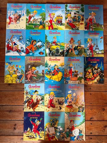 BE - Hachette Jeunesse Lot de 21 livres Caroline bd albums Pierre Probst