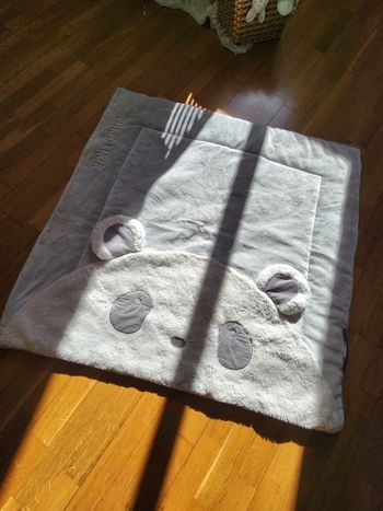 Tapis bébé fond de parc 