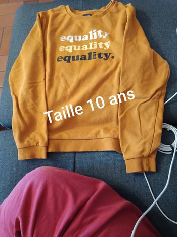 Sweat moutarde col rond taille 10 ans