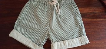 Short à rayures et broderie anglaise