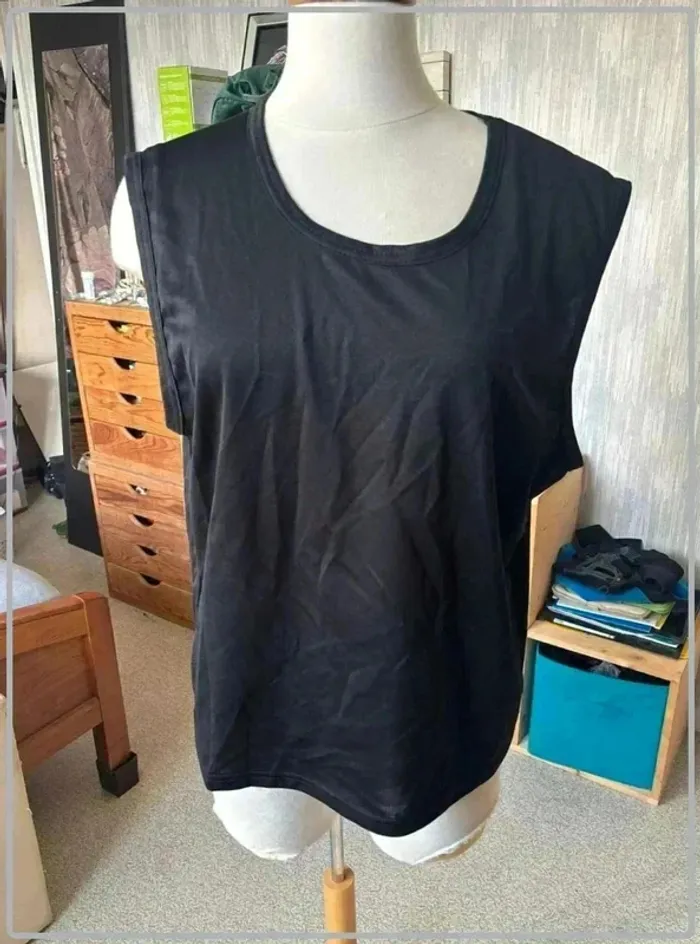 T shirt taille 40/42 - photo numéro 3