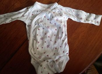 N°6: body pommette 1 mois