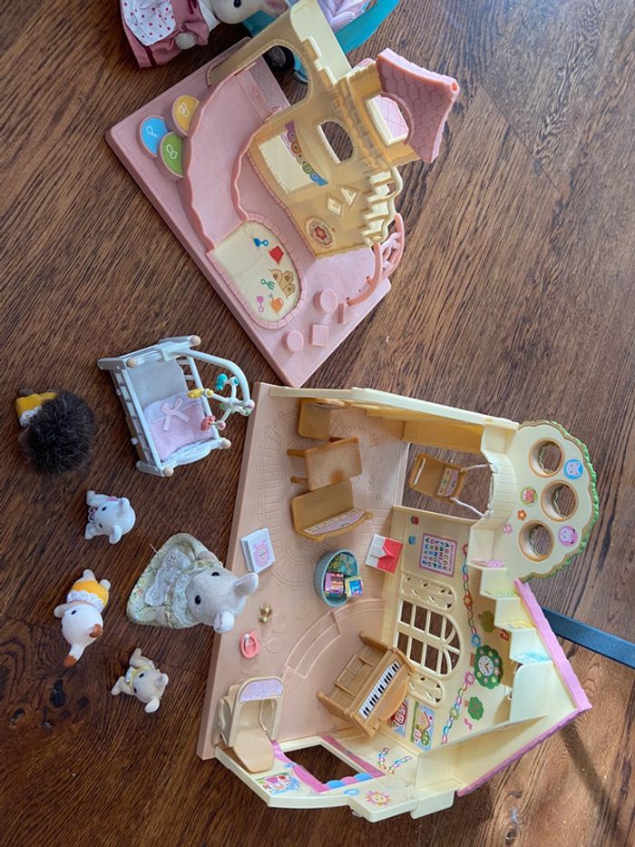 Nursery, bac à sable, bus et bébés sylvanian families - photo numéro 5