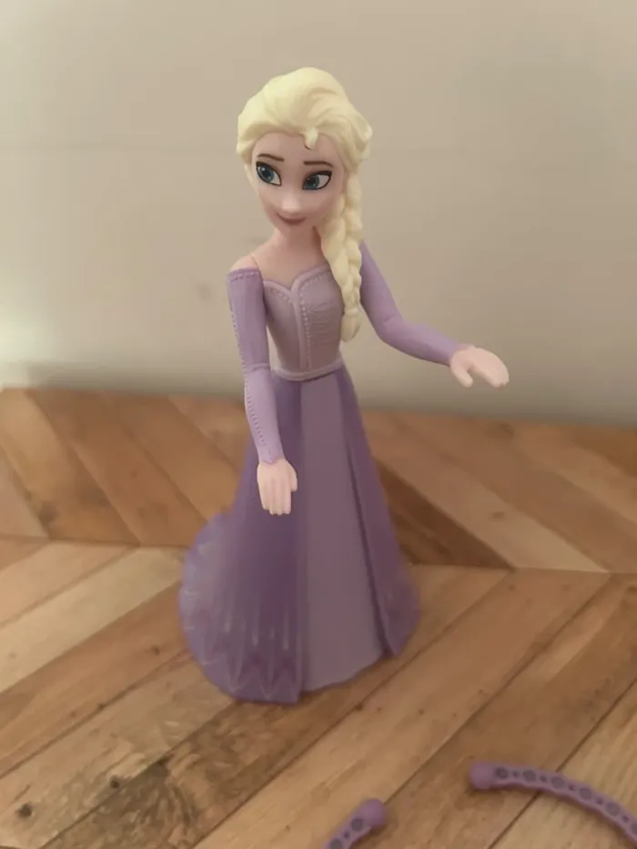 Lot de jouet reine des neiges et Barbie - photo numéro 9