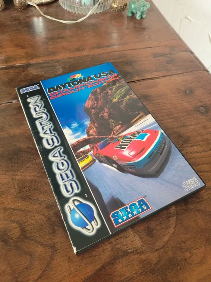Vends jeux saturne daytona usa