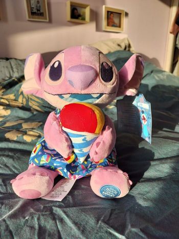 Lot de peluche Angel 30.5 cm neuve avec étiquette Disneyland Paris.