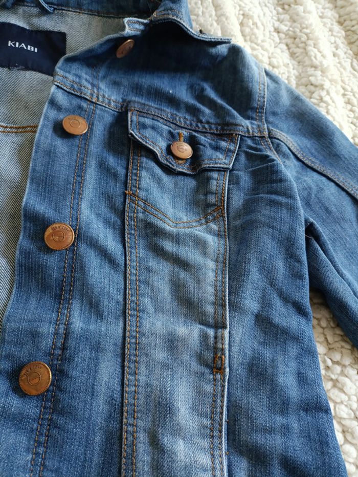 Veste en jean courte KIABI – boutons cuivrés – style classique - photo numéro 2
