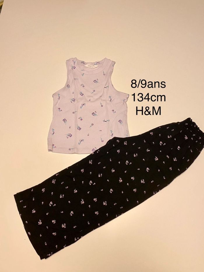 Tenue débardeur sans manches pantalon 3/4 F8/9ans