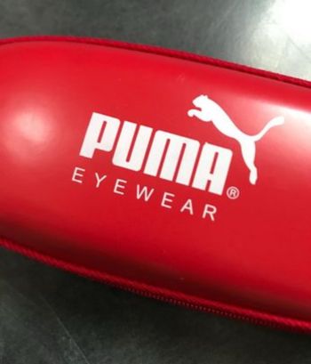 Bel étui à lunettes rouge Puma