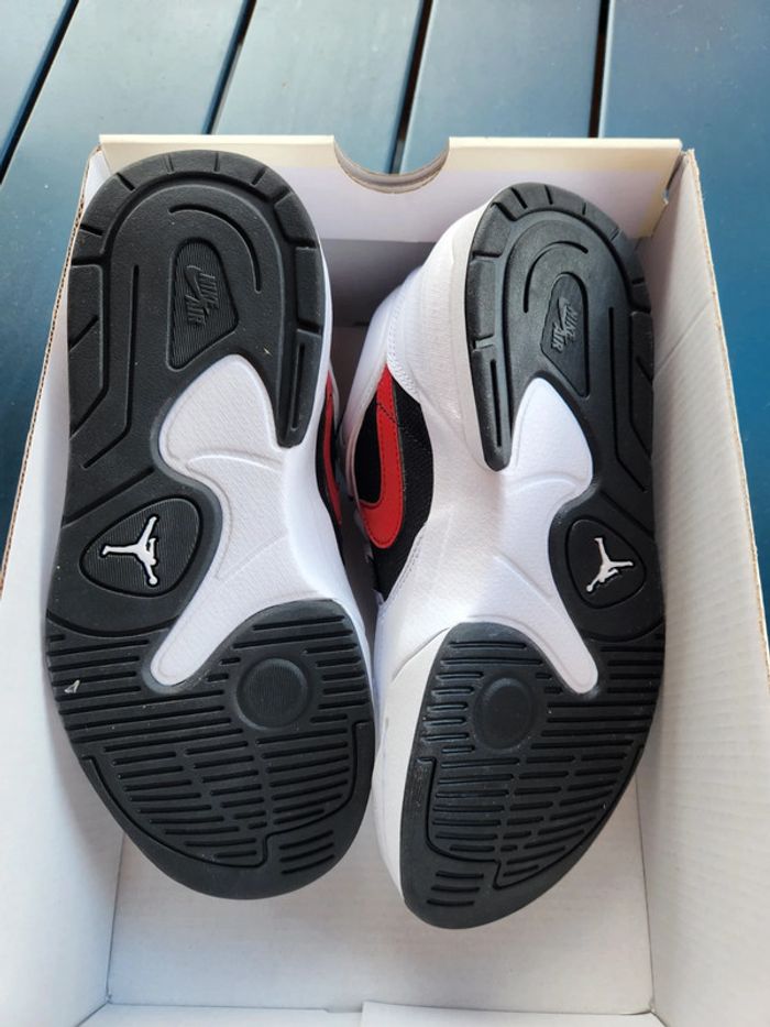 Nike Jordan stadium 90 Taille 37,5 garçon neuves - photo numéro 8