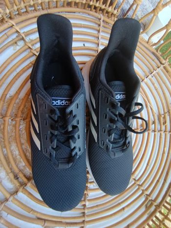Adidas taille 40 neuves