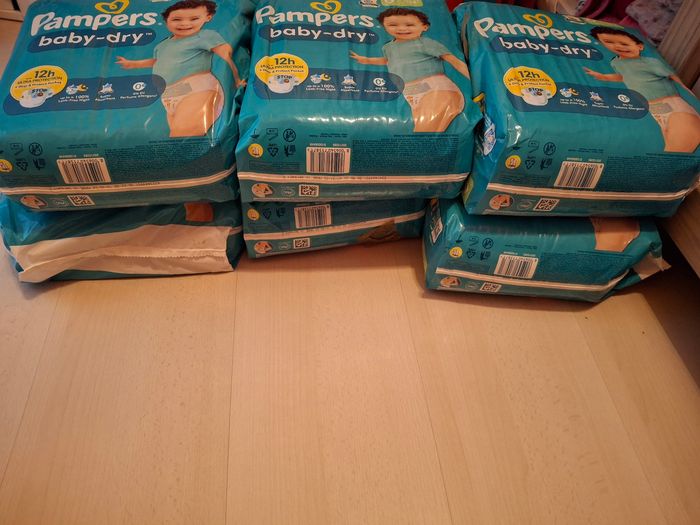 Lot couches pampers baby dry