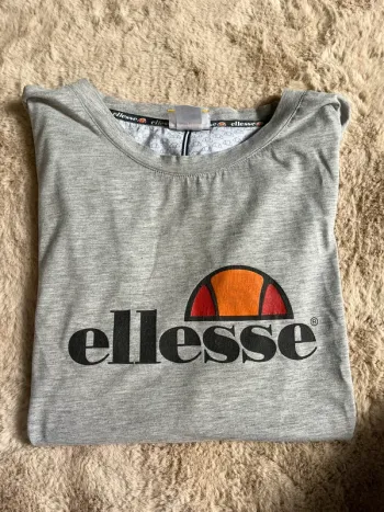 T shirt ellesse
