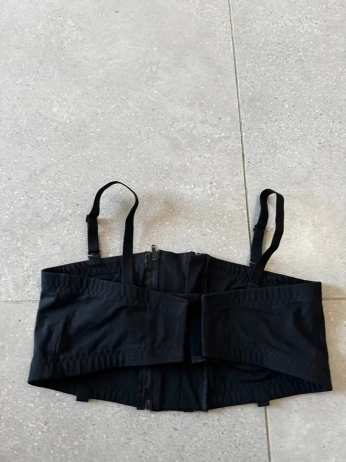 Brassière noire en cotton, taille M ,très bon état - photo numéro 2