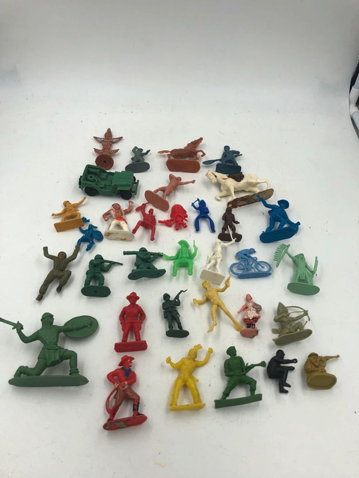 Lot de 33 figurines Soldats divers - photo numéro 10