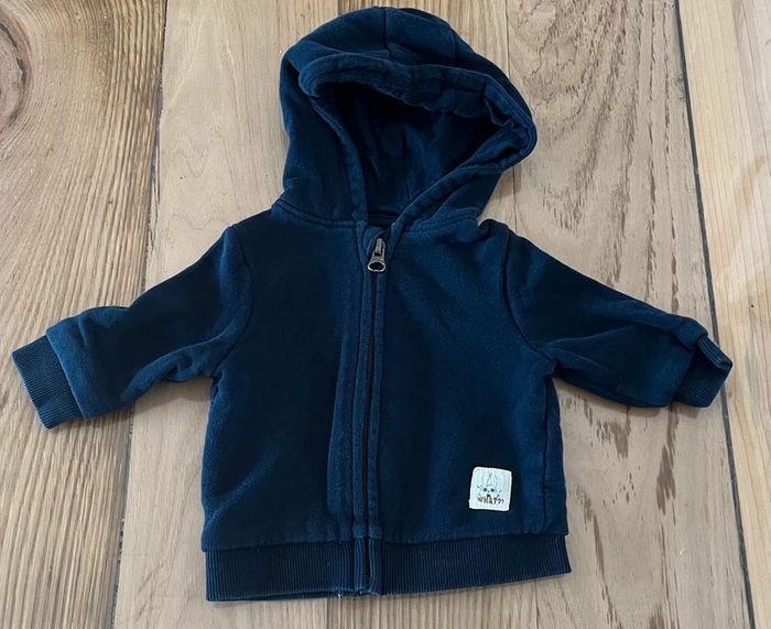 Gilet garçon 3 mois – Kiabi – Bleu marine zippé à capuche