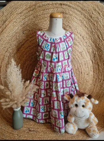 Jolie robe en lin violet à motifs fille mini boden 3 ans