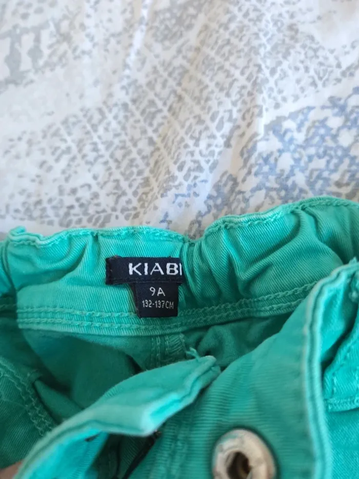 Short en jeans taille 9ans - photo numéro 2