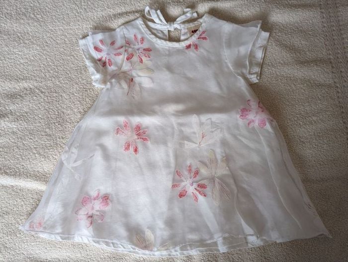 RAVISSANTE ROBE ETE - T.6 MOIS