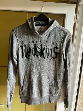 Pull capuche redskins gris