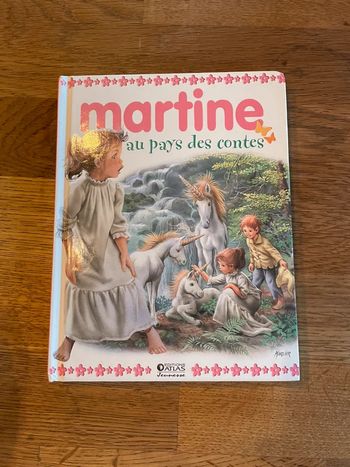 Livre Martine au pays des contes