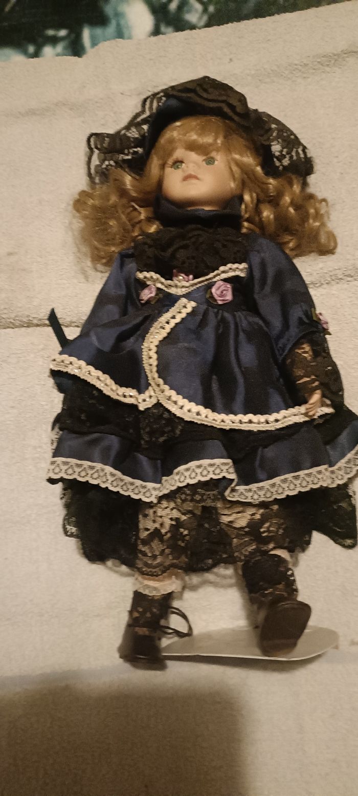 Poupées porcelaine - photo numéro 4