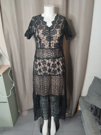 Robe ajourée avec doublure