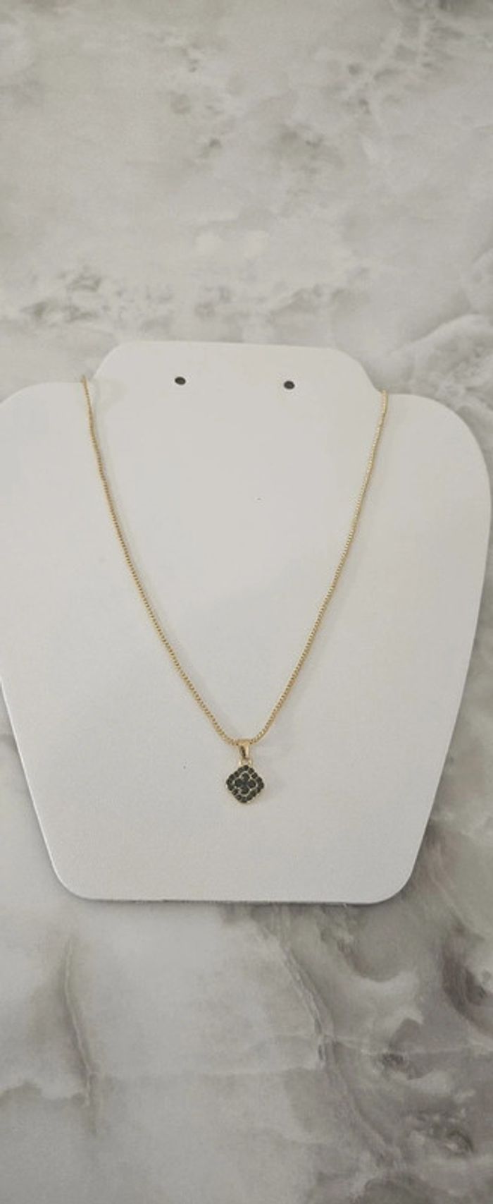 Collier pour femmes en acier inoxydable