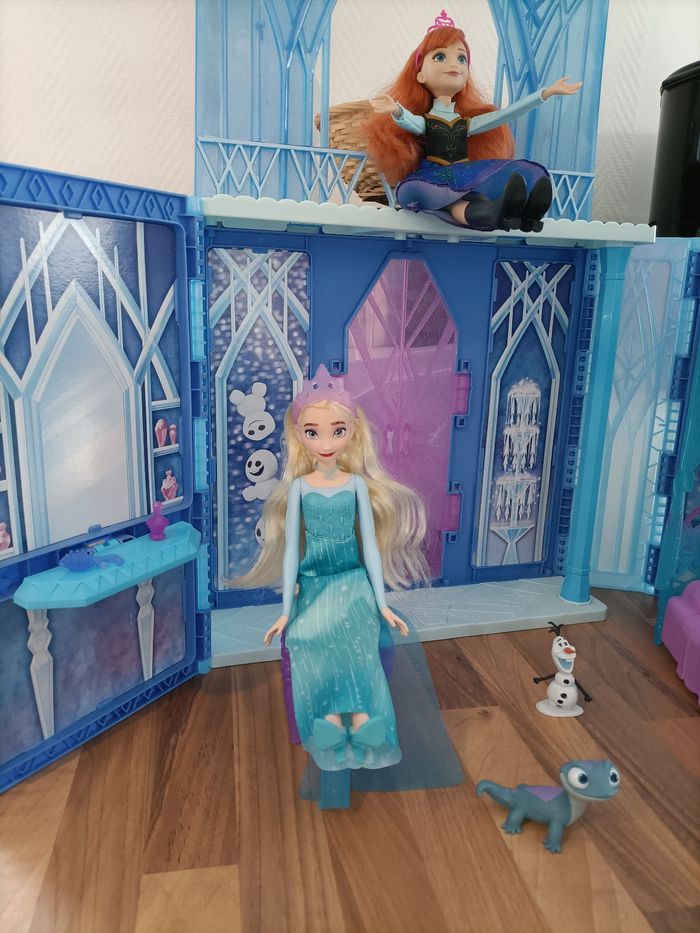 Palais des glaces Reine des Neiges - Château Arendelle -Elsa, Anna,Olaf, Bruni - photo numéro 2