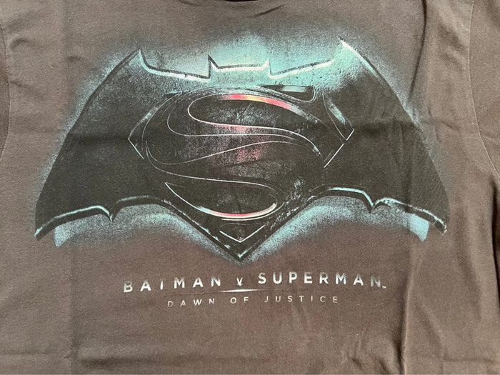 T-shirt Batman Vs Superman taille M - photo numéro 3