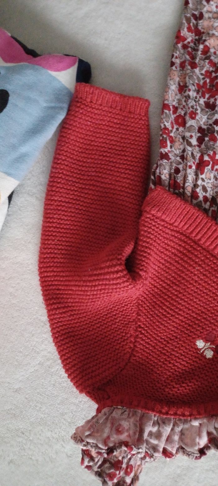 Très jolie petite robe bébé fille T 3 mois = 59cm - photo numéro 3