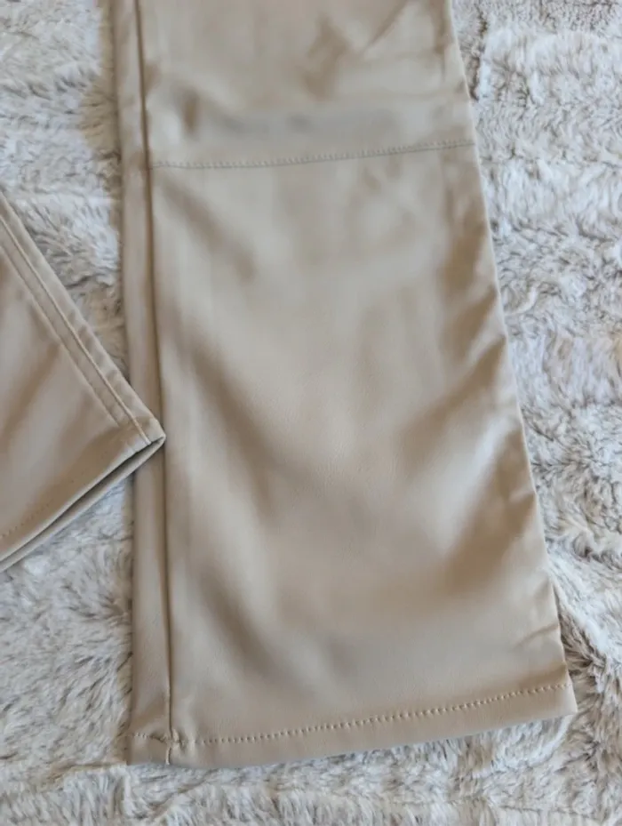 Pantalon droit. H&M . Taille 44 neuf - photo numéro 2