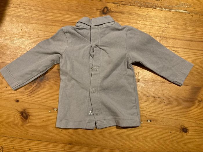 T shirt manches longues taille 3 mois - photo numéro 2