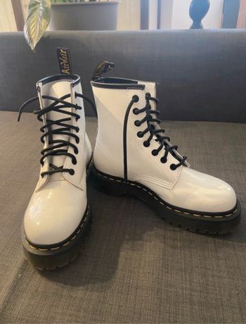 Bottines Dr Martens blanches vernis cuir 38