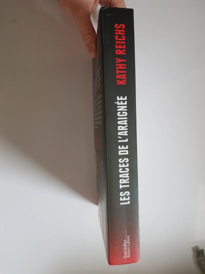 Kathy Reichs (Auteur) Les traces de l'araignée - photo numéro 5
