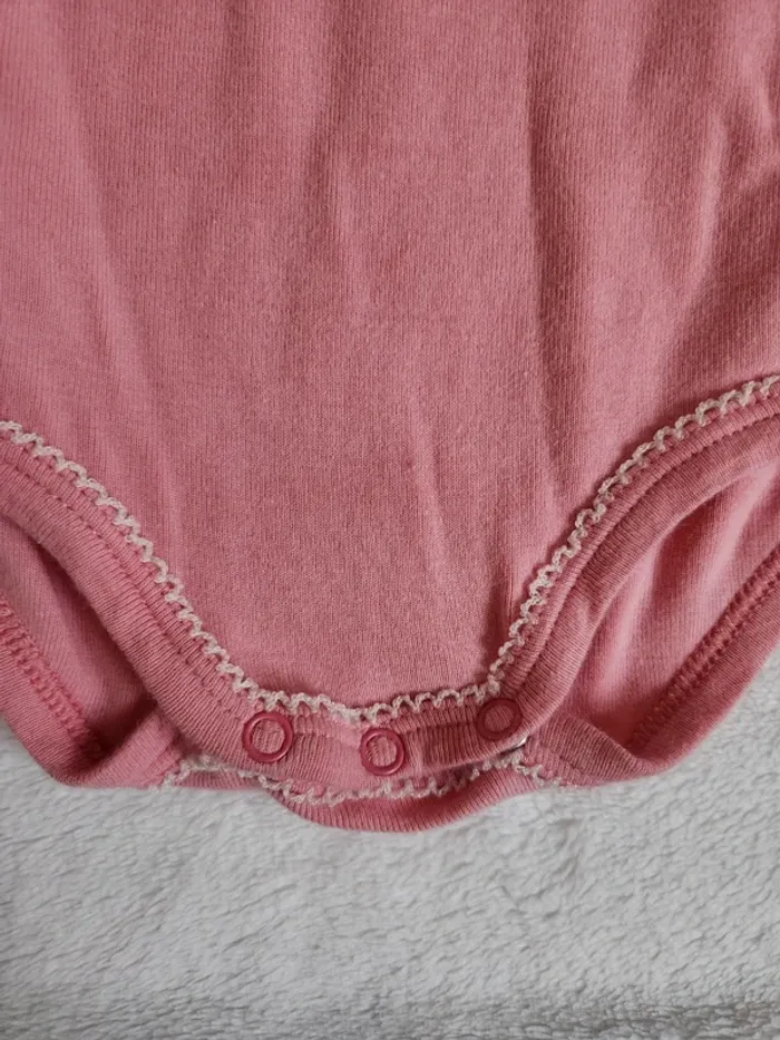 Joli body bebe fille rose manches longues automne hiver Petit Bateau 9 mois - photo numéro 3