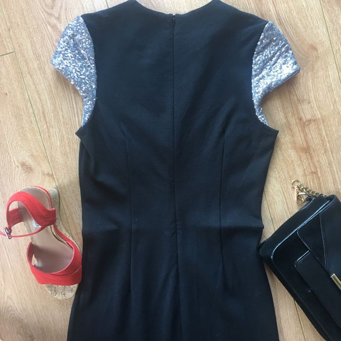 Robe noire avec sequins 🖤 Esprit 🖤 taille M - photo numéro 4