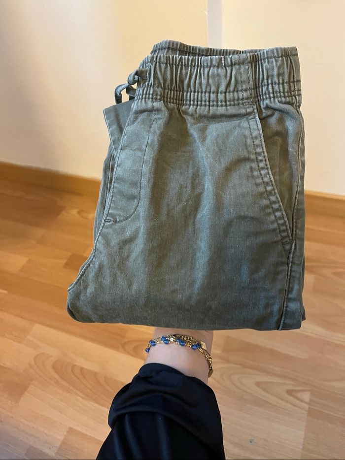 Pantalon Kiabi vert kaki cargo - photo numéro 5