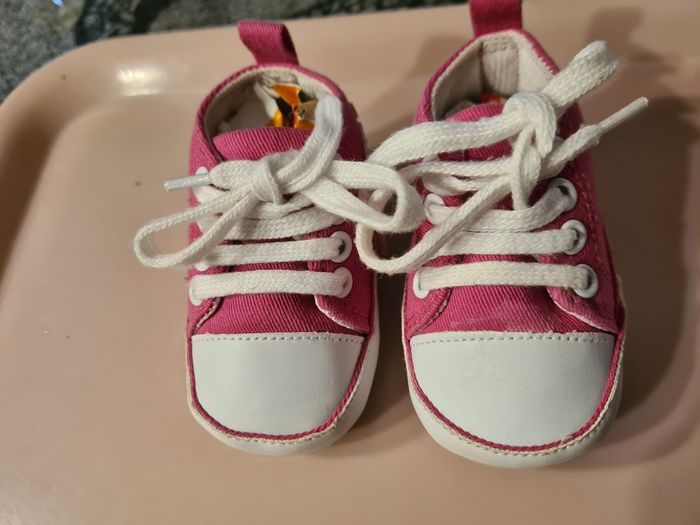 Chaussures. Bébé. 10.5 cm. Fushia. Neuve - photo numéro 3