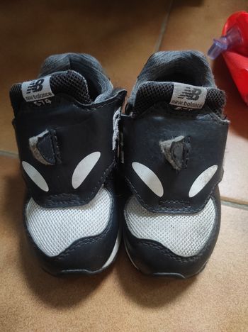 New Balance cuir taille 23