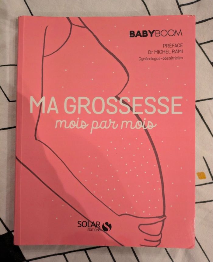 Livre "Ma grossesse mois par mois"
