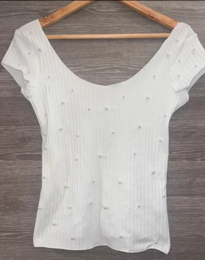 Top Zara avec perle de culture taille M état neuf  Jamais porté