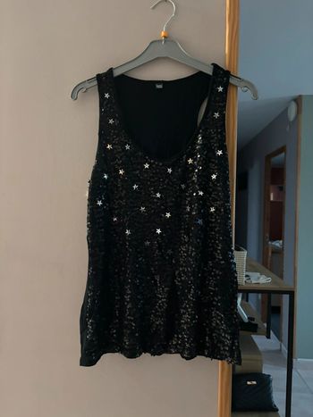 Débardeur noir avec étoiles paillettes