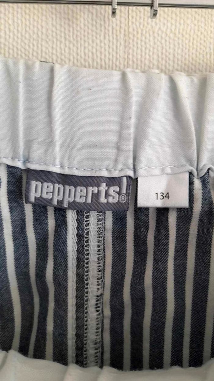 Short rayé taille 134 8/9 ans - photo numéro 3