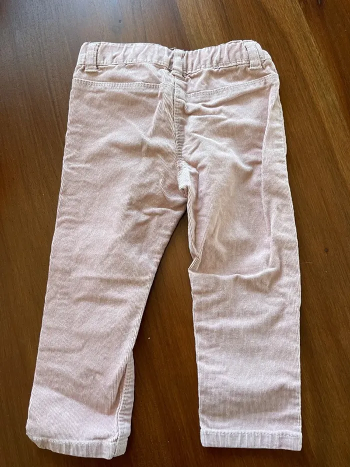 Lot de 3 jeans taille 2 ans très bon état. - photo numéro 3