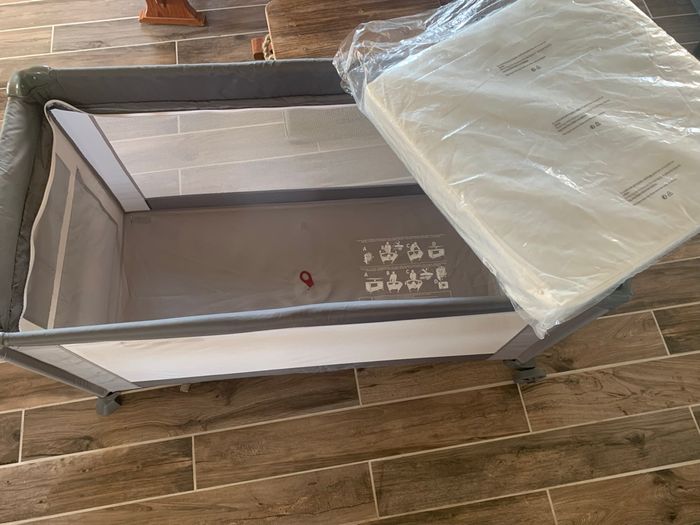 Lot naissance chaise haute, parc+ tour de parc, lit parapluie + matelas et draps housse - photo numéro 9