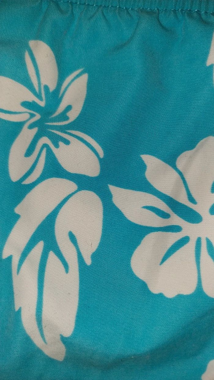 Short de bain bleu turquoise imprimé fleurs état neuf Taille 12 mois - photo numéro 5