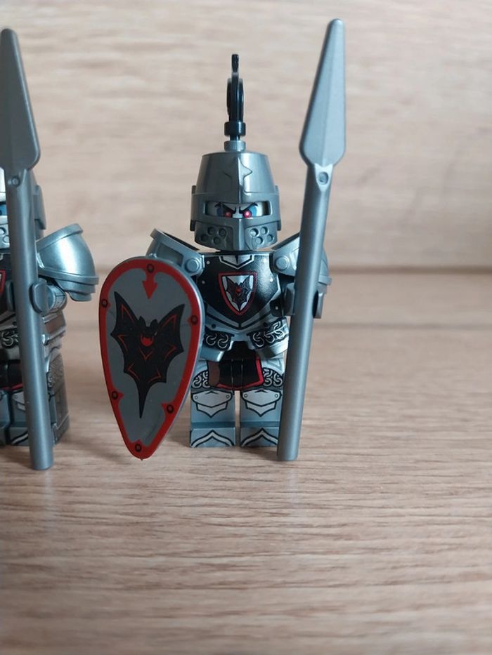 Figurines type lego 2 soldats chevaliers Chauve-souris - photo numéro 3