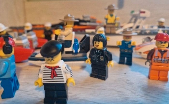 Gros  lot minifigs et bateaux lego - photo numéro 7