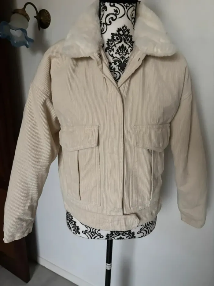 Veste beige en velours côtelé taille 36
